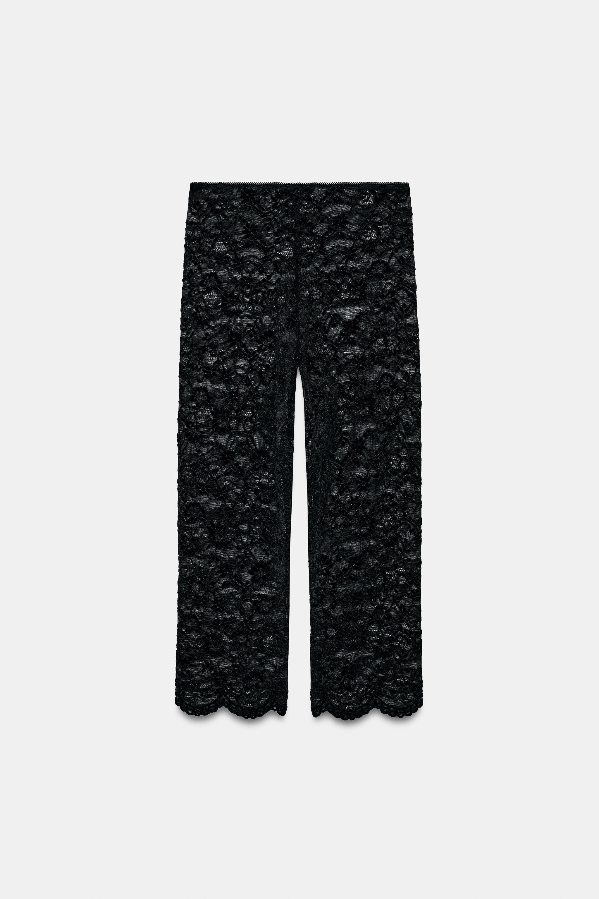 LACE CAPRI LEGGINGS